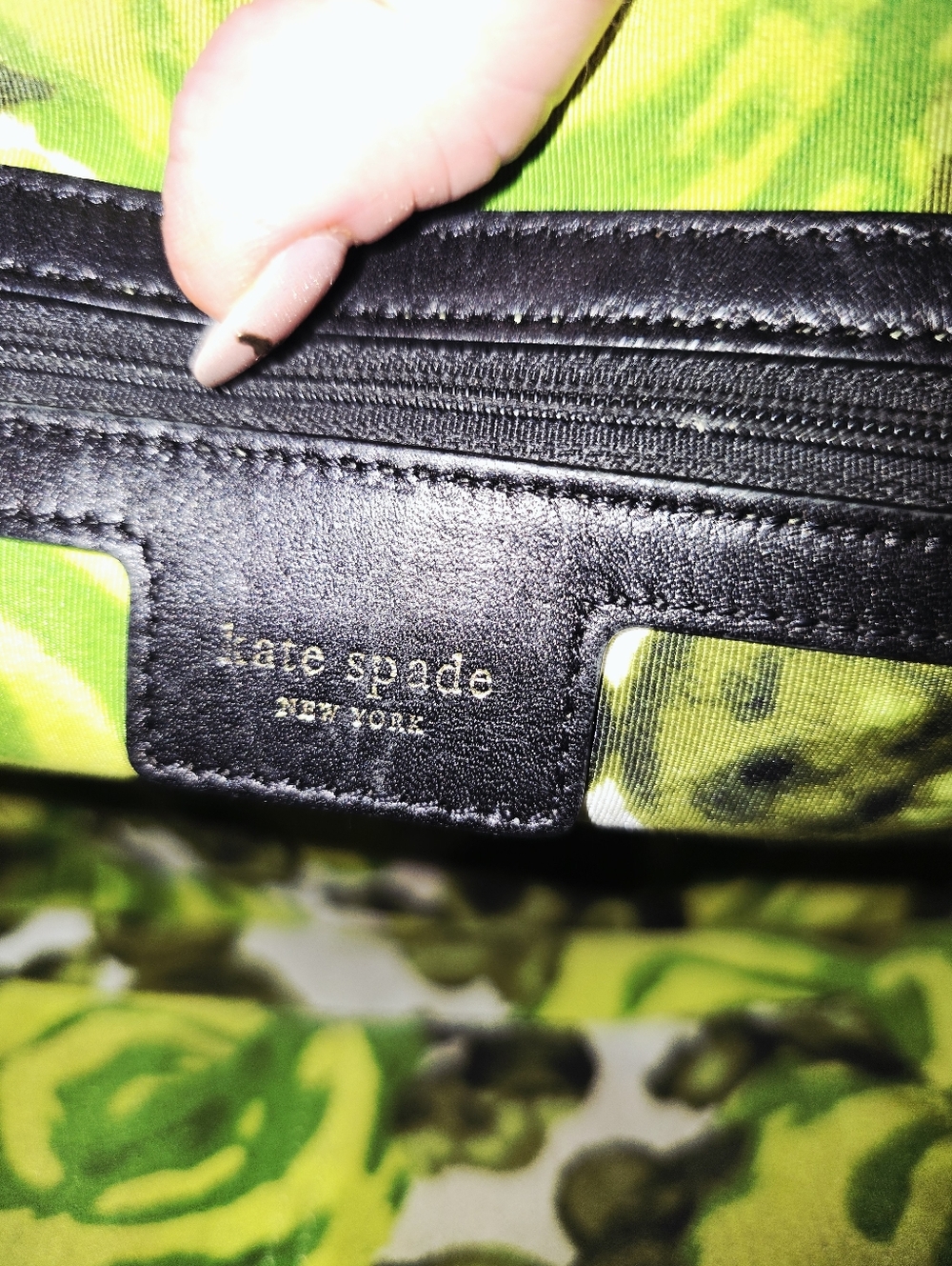 ♠️kate spade Black Leather Shoulder Bag with Multicolor Printed Scarf EUC - Picture 8 of 9